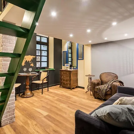 Appartamento Unique & Stylish - Of Traveler In Center *